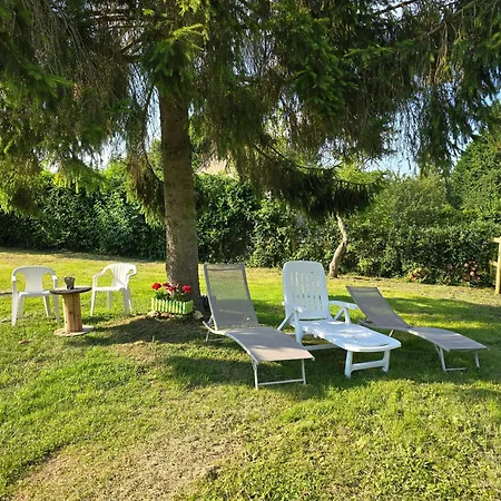 Сasa de vacaciones Etang Prive, Peche Et Maison Au Calme Saint-Hilaire-le-Chatel